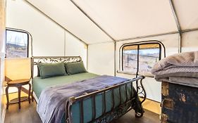Silver Spur Homestead Luxury Glamping -The Tombstone